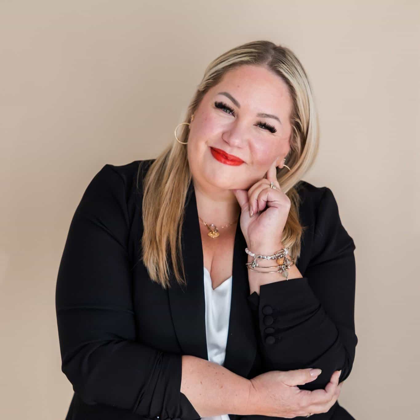Kim Tarbox, Fiv Realty real estate agent — collaborative cloud-based brokerage team member