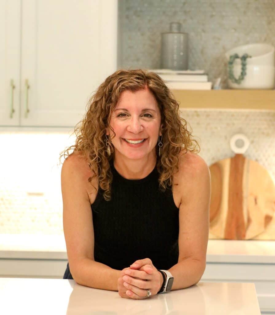 Kim Devlin, Fiv Realty real estate agent — collaborative cloud-based brokerage team member