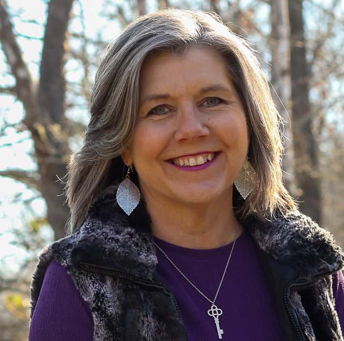 Deanna Robertson, Fiv Realty real estate agent — collaborative cloud-based brokerage team member